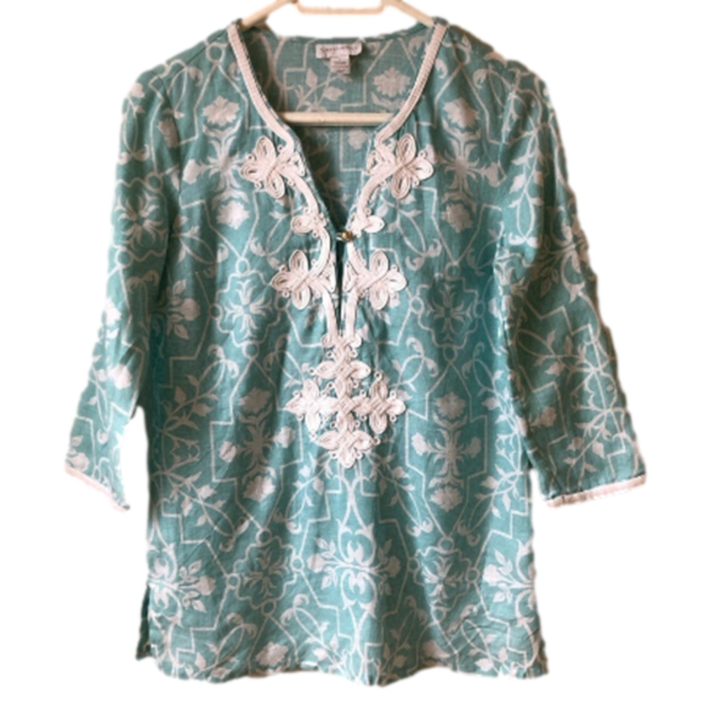 Linen tunic with contrast trim and slits at hem
